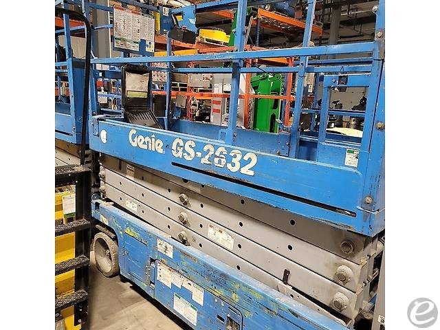 2012 Genie GS-2632 Electric Scissor...