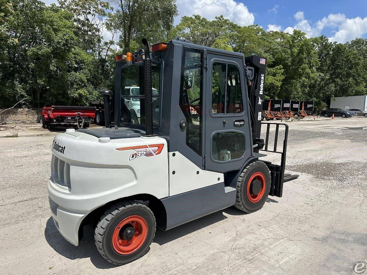 2011 Doosan D35S-5