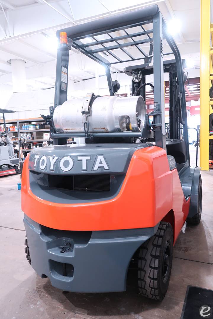 2012 Toyota 8FGU25 Dual Fuel Forklift - 123Forklift