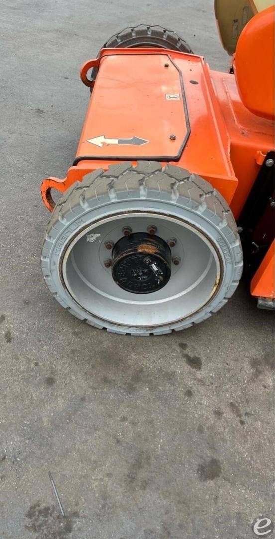 2015 JLG E450AJ