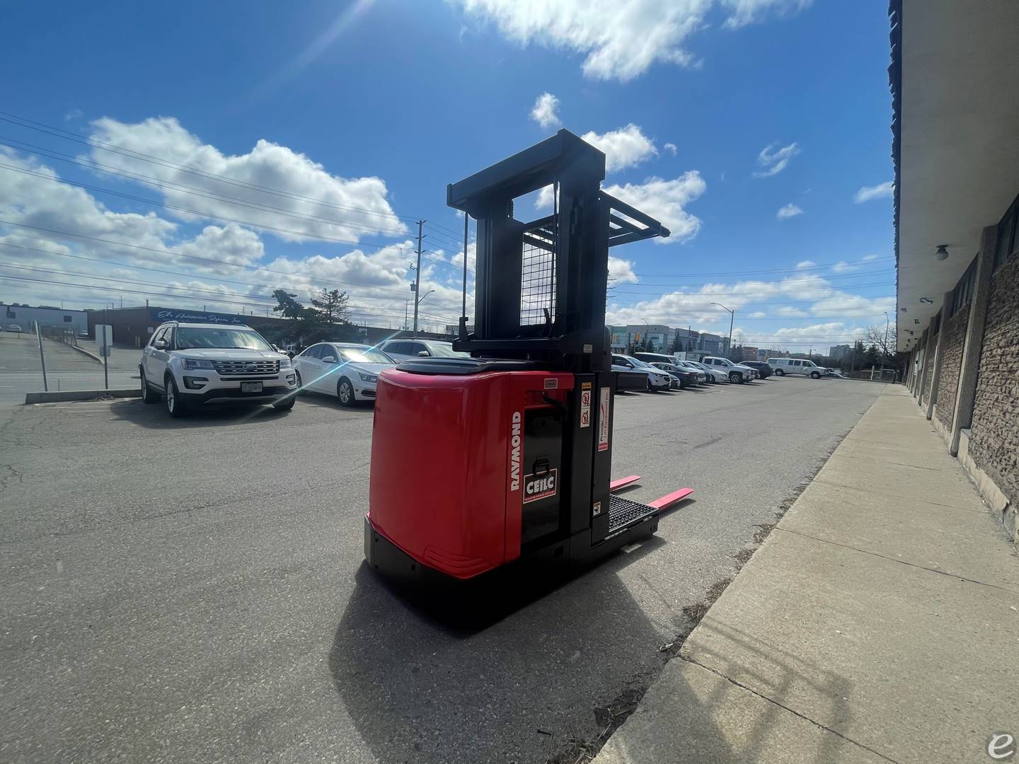 2016 Raymond 520-OPC30TT Electric Order Picker - 123Forklift