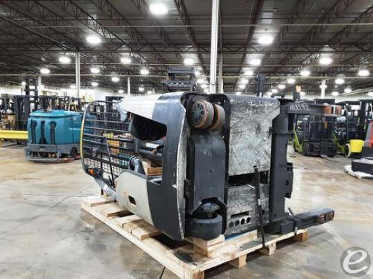 2018 Crown RMD6095S-32 Electric Reach Truck - 123Forklift