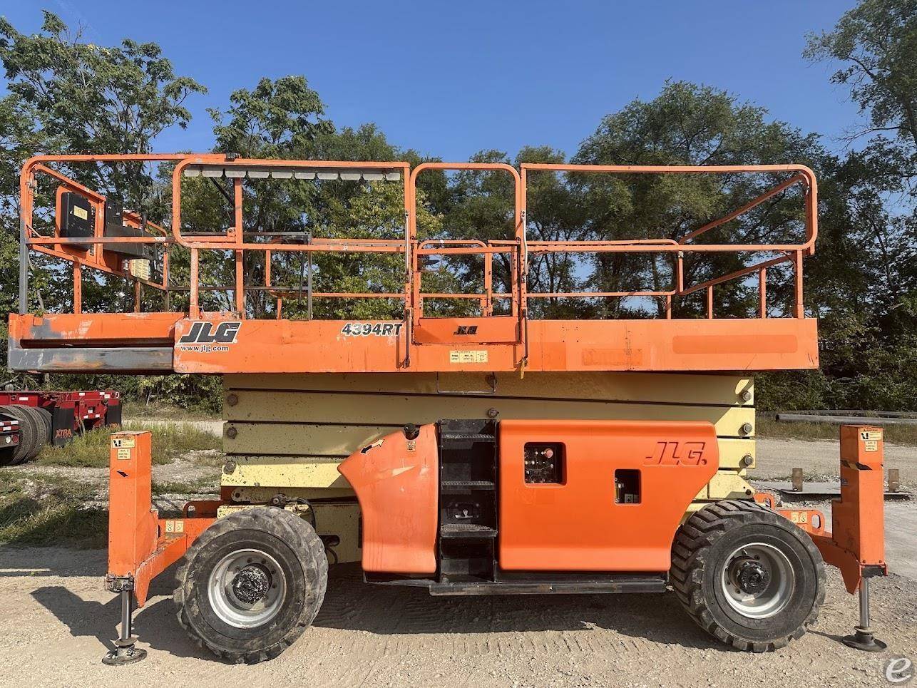 2014 JLG 4394RT Diesel Scissor Lift...