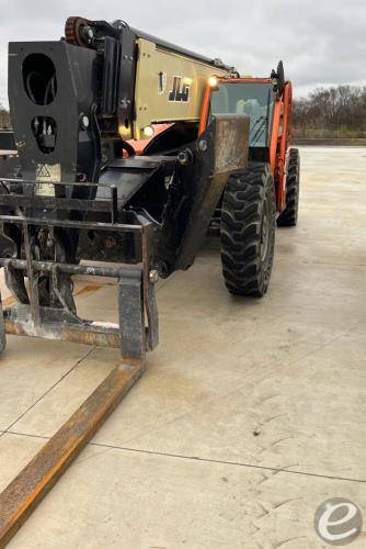 2017 JLG 1255
