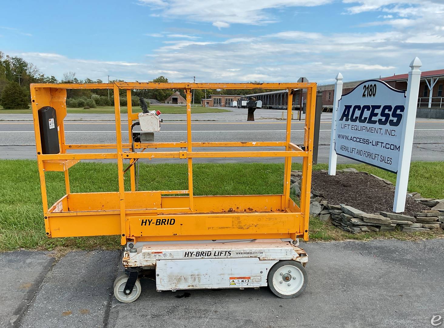 2017 Hy-Brid Lifts HB1230S3