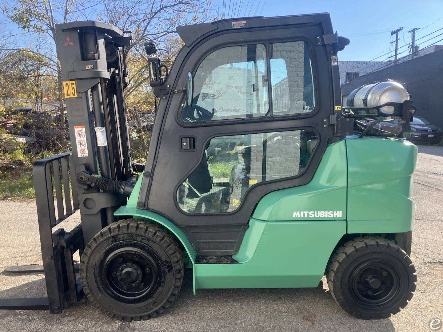 2021 Mitsubishi FG40N1