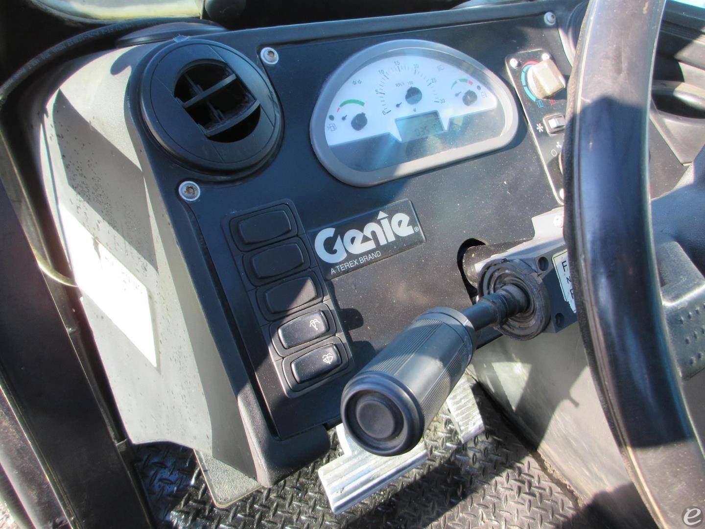 2015 Genie GTH844