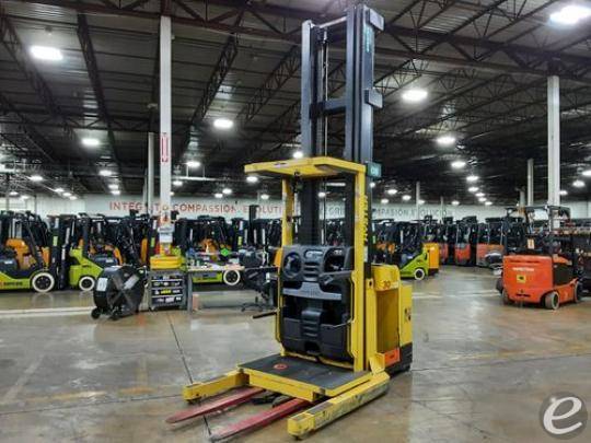 2017 Hyster R30XMA3 Electric Order Picker - 123Forklift