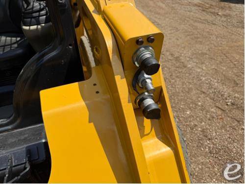 2019 Cat 242D