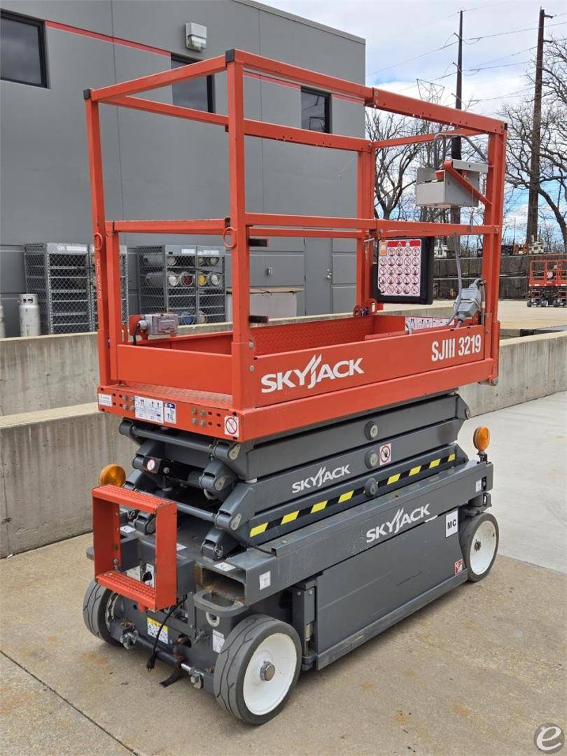2019 Skyjack SJIII3219 Electric Scissor Lift - 123Forklift