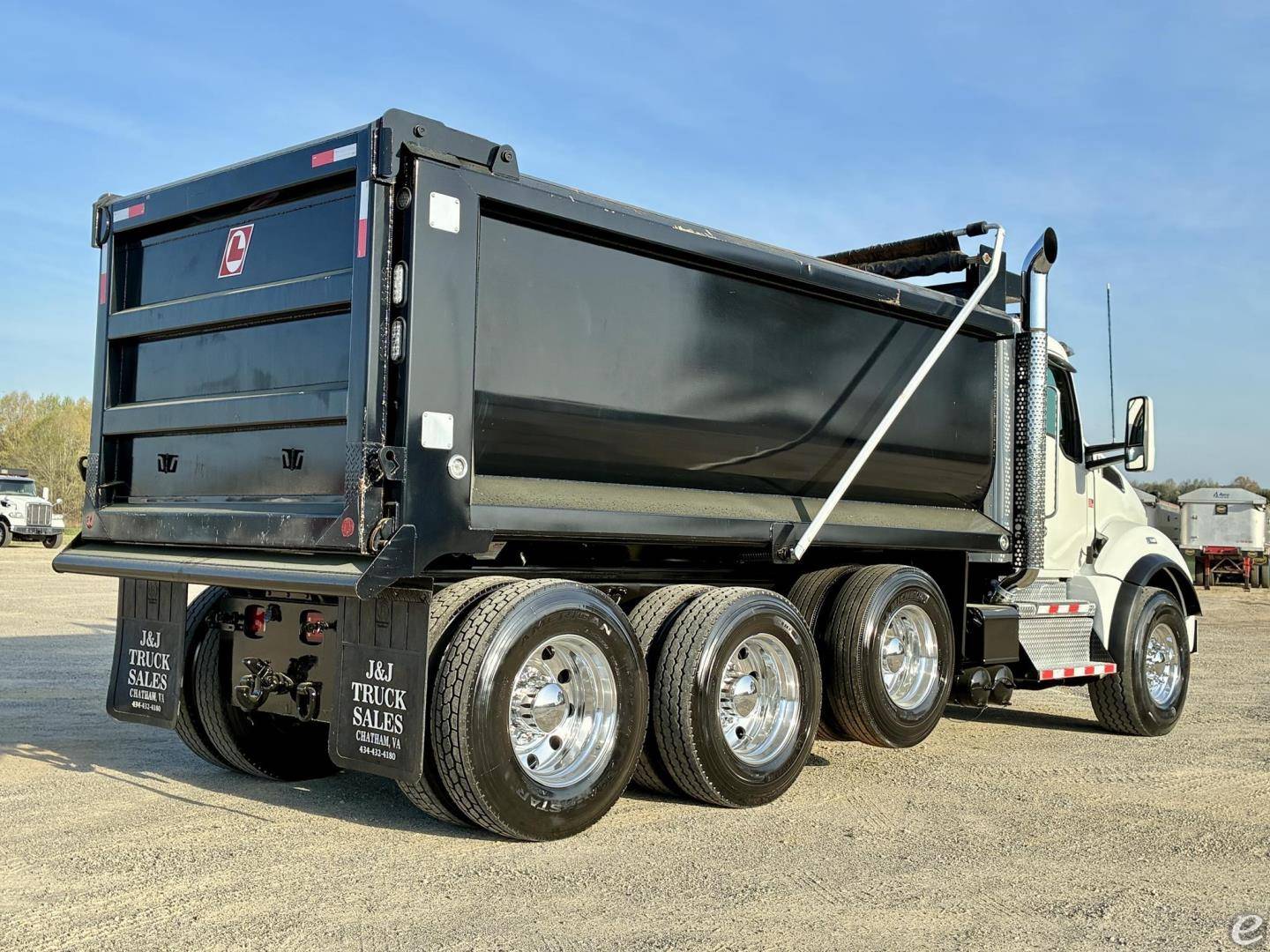 2025 Kenworth T880
