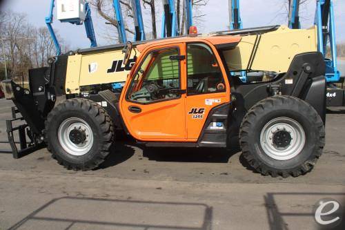 2019 JLG 1255