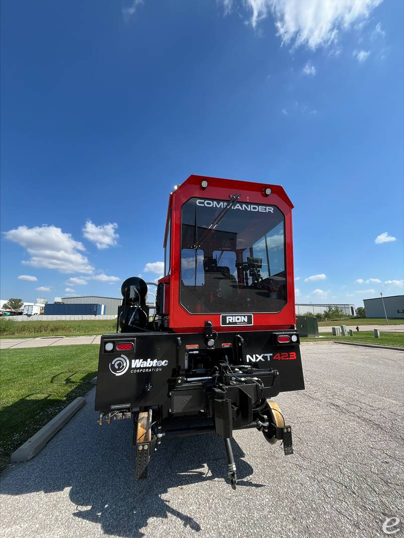 2025 Shuttlewagon NXT423