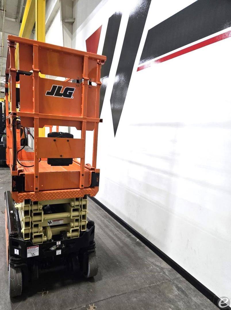 2022 JLG ES1932