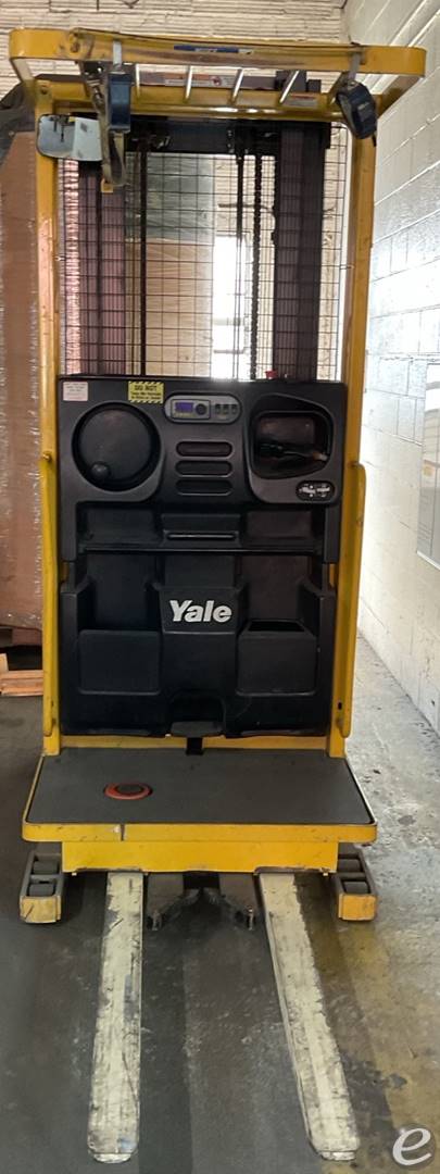 2015 Yale OS030EF