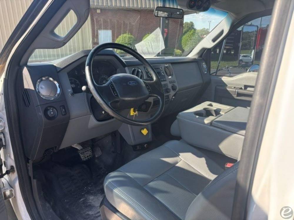 2015 Ford F750 XLT SD