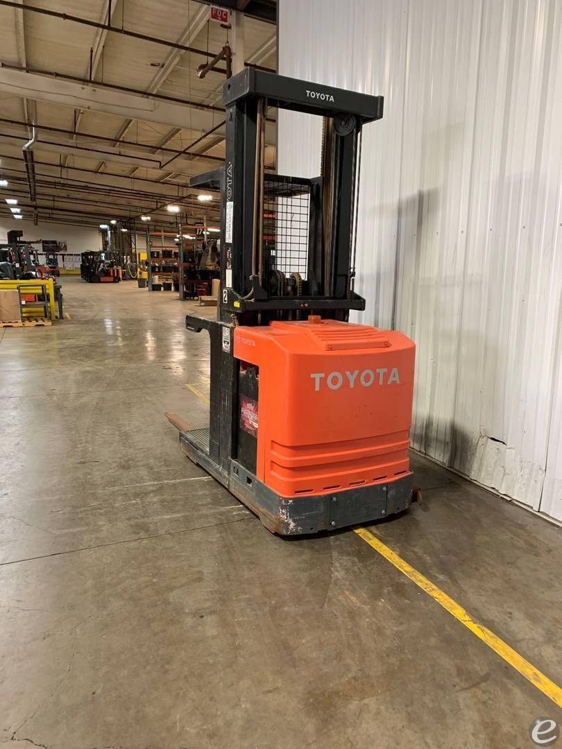 2008 Toyota 7BPUE15 Electric Order Picker - 123Forklift