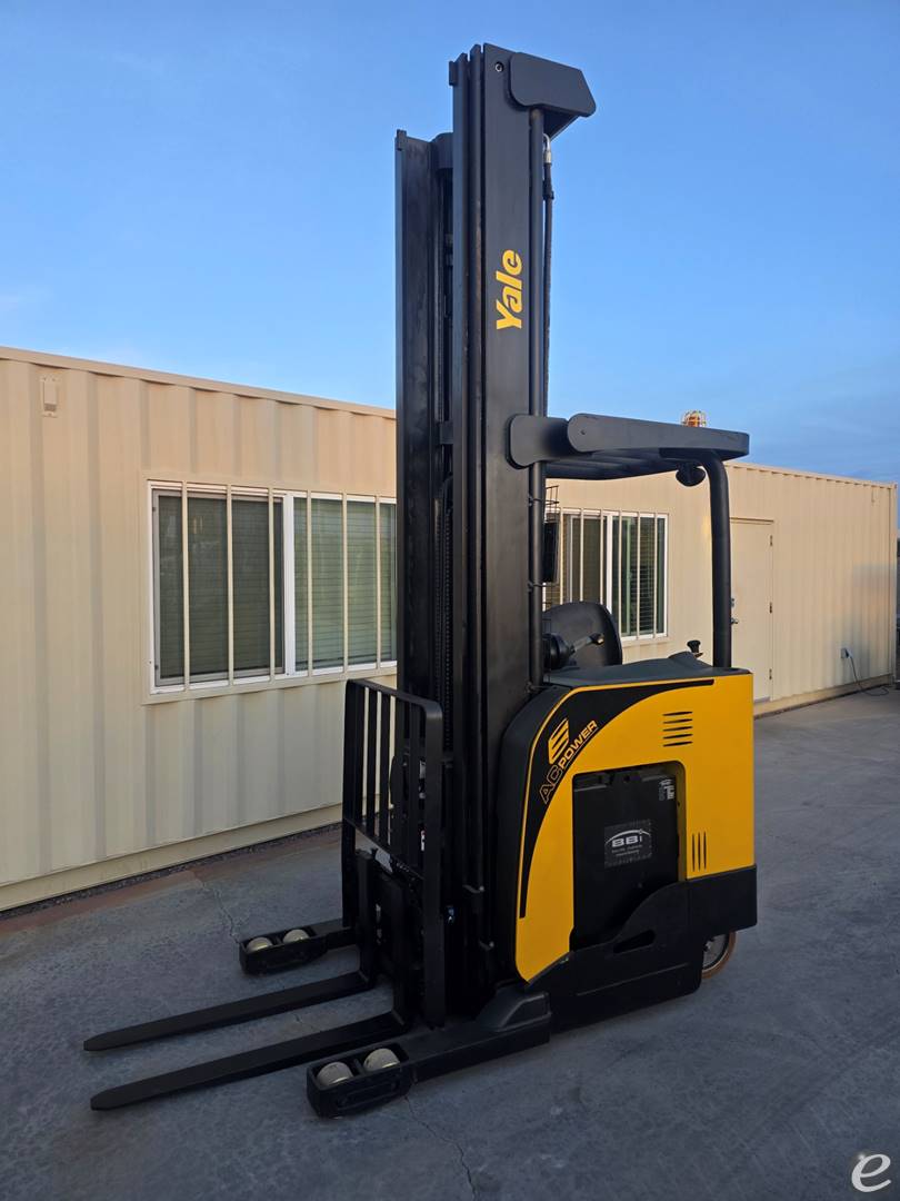 2014 Yale NR045EB