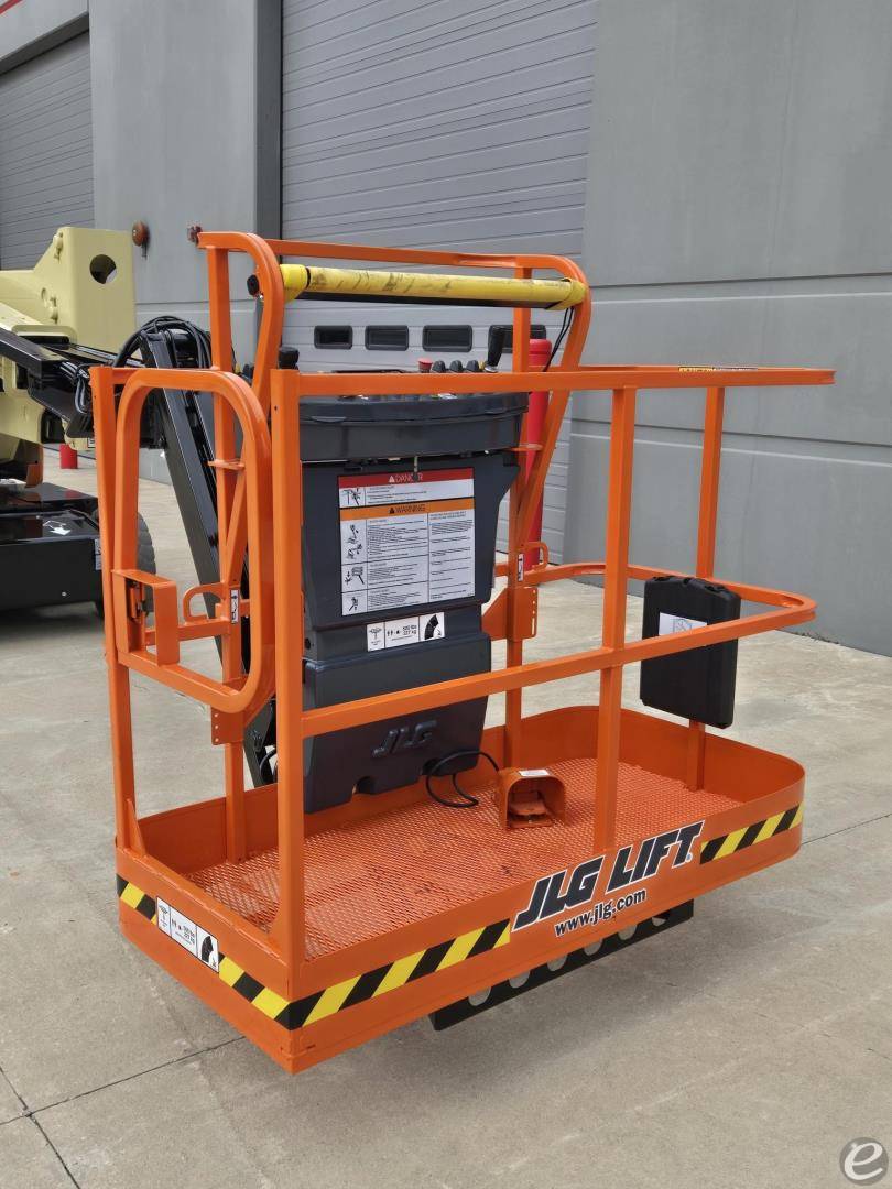 2016 JLG E400AJPN