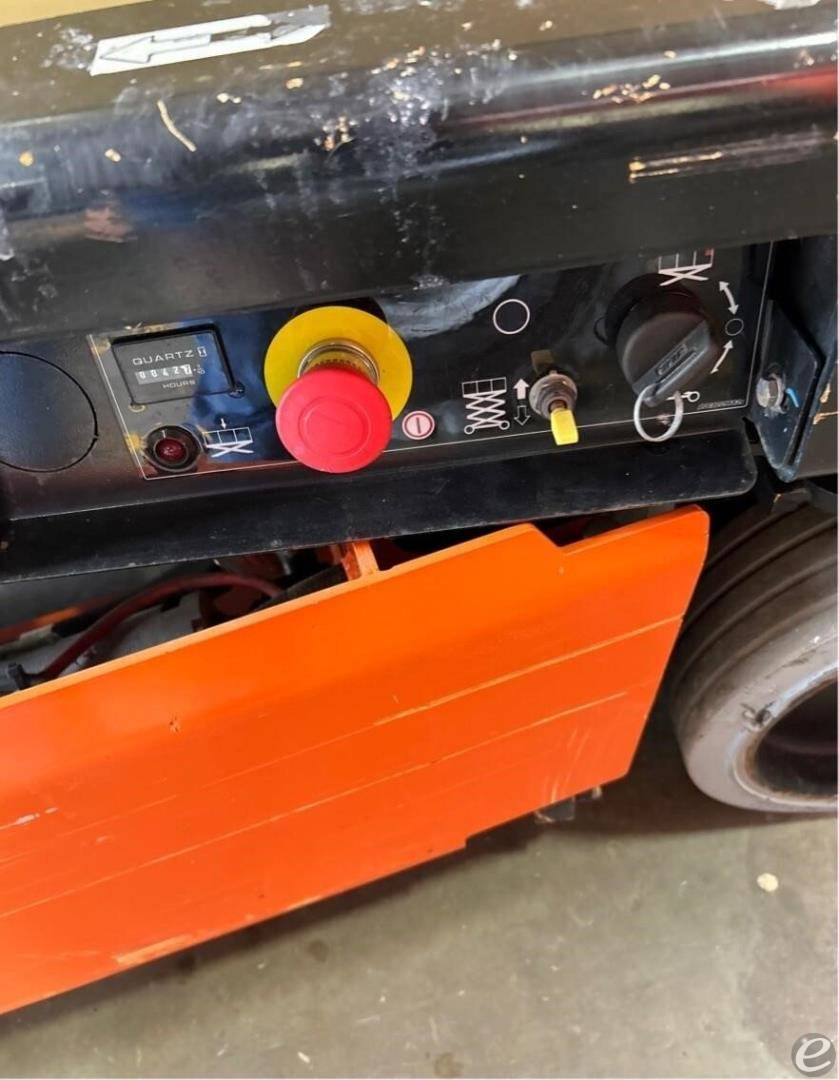 2021 JLG R1932i