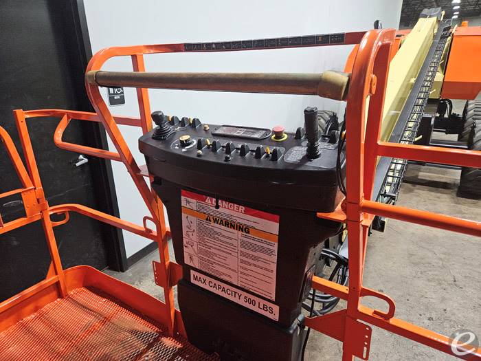 2016 JLG 600S