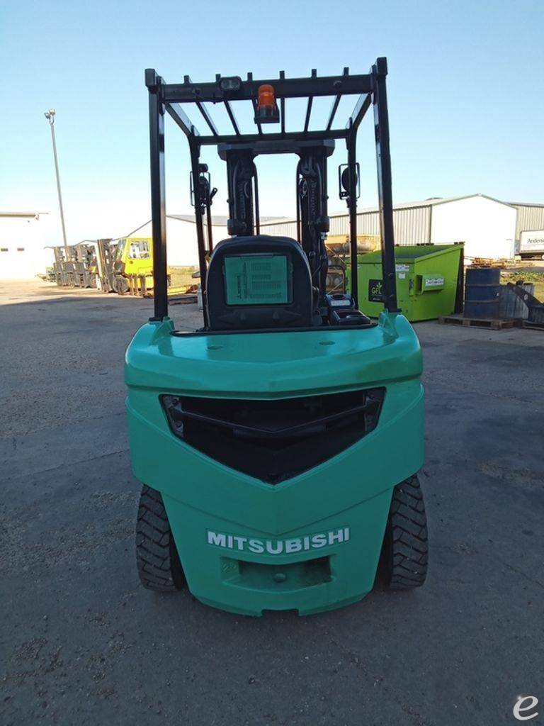 2015 Mitsubishi FD25N