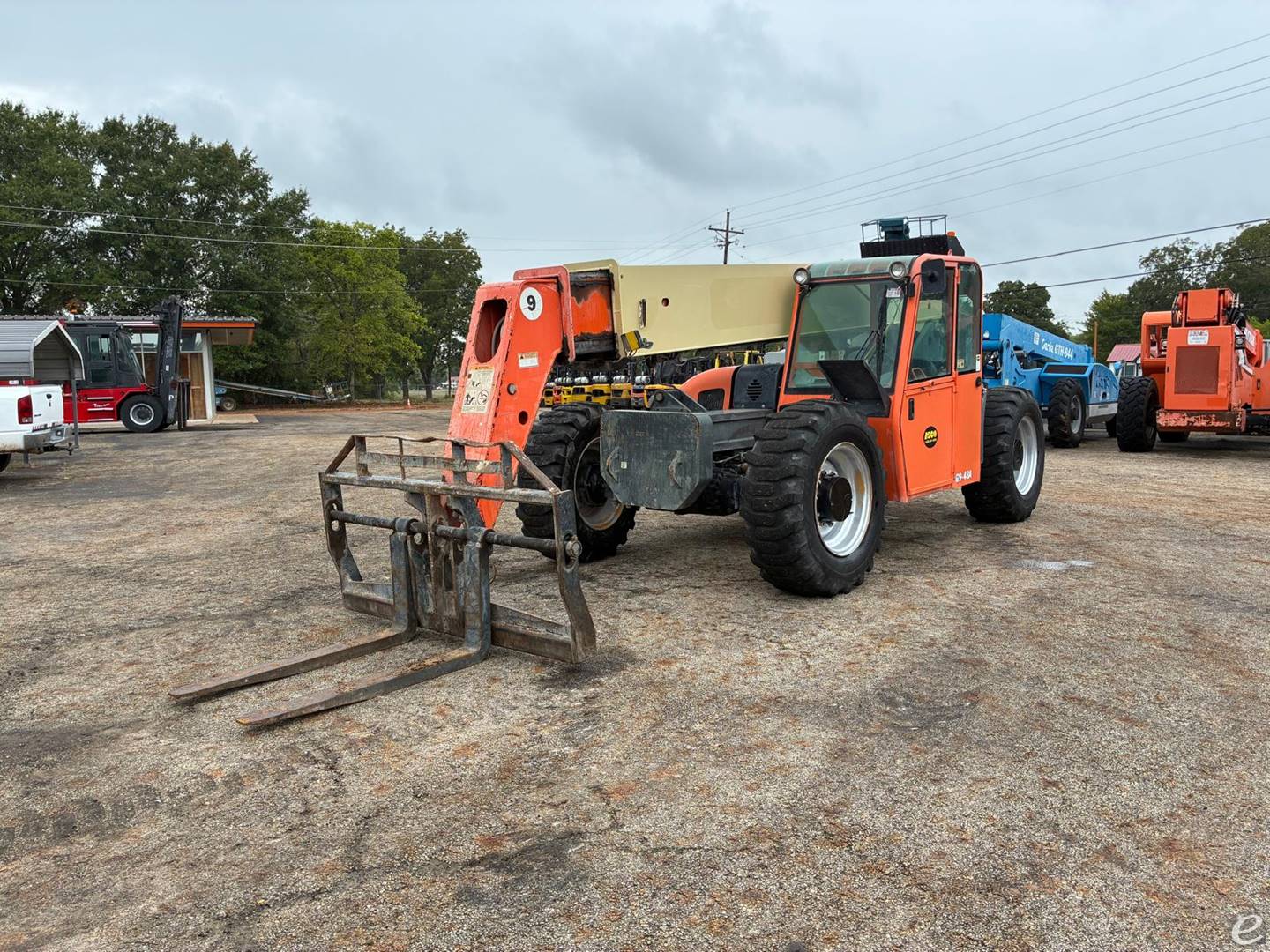 2011 JLG G9-43A