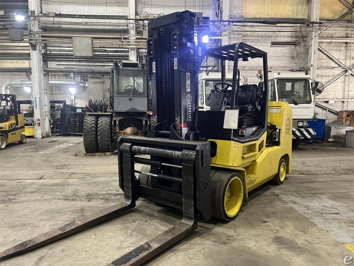 2015 Hoist Liftruck F300