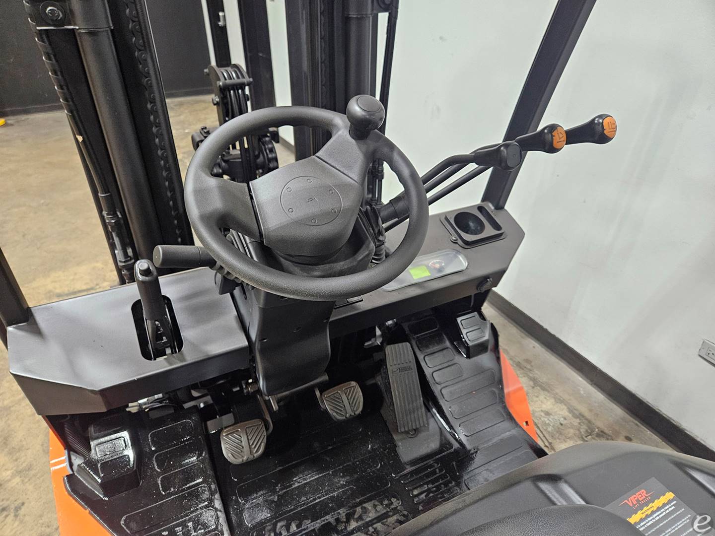 2020 Viper Lift Trucks FY25