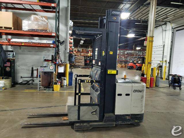 2013 Crown SP3505-30 Electric Order Picker - 123Forklift