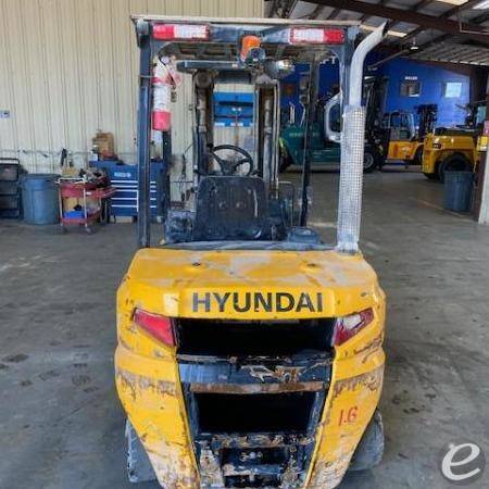 2021 Hyundai 30D-9