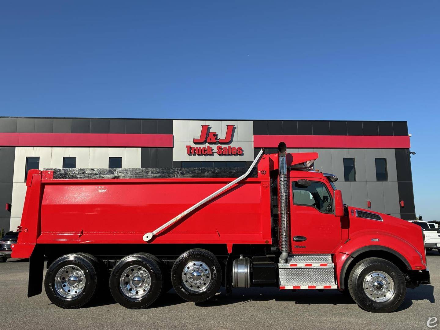 2023 Kenworth T880