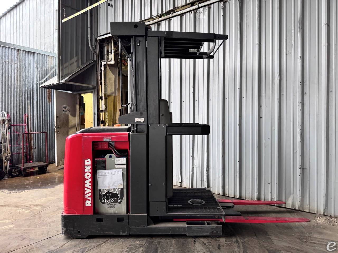 2013 Raymond 520-OPC30TT Electric Order Picker - 123Forklift