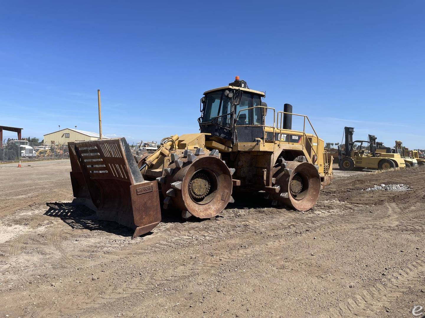 2011 Cat 826H