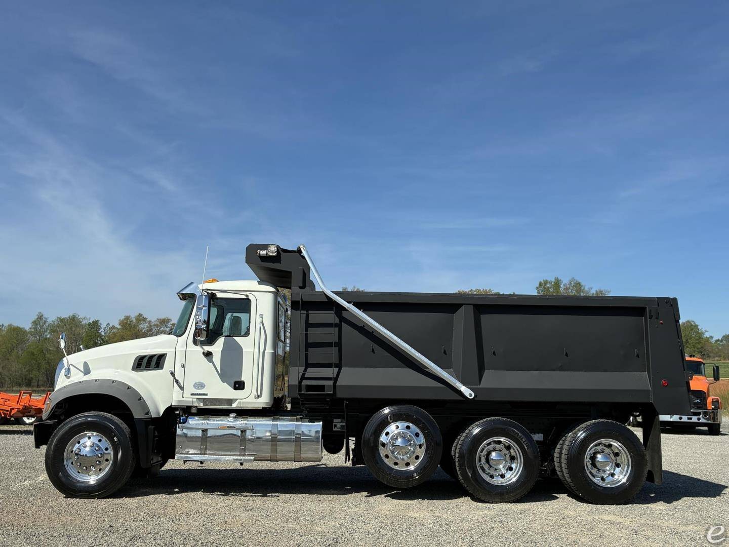 2021 Mack GRANITE 84FR