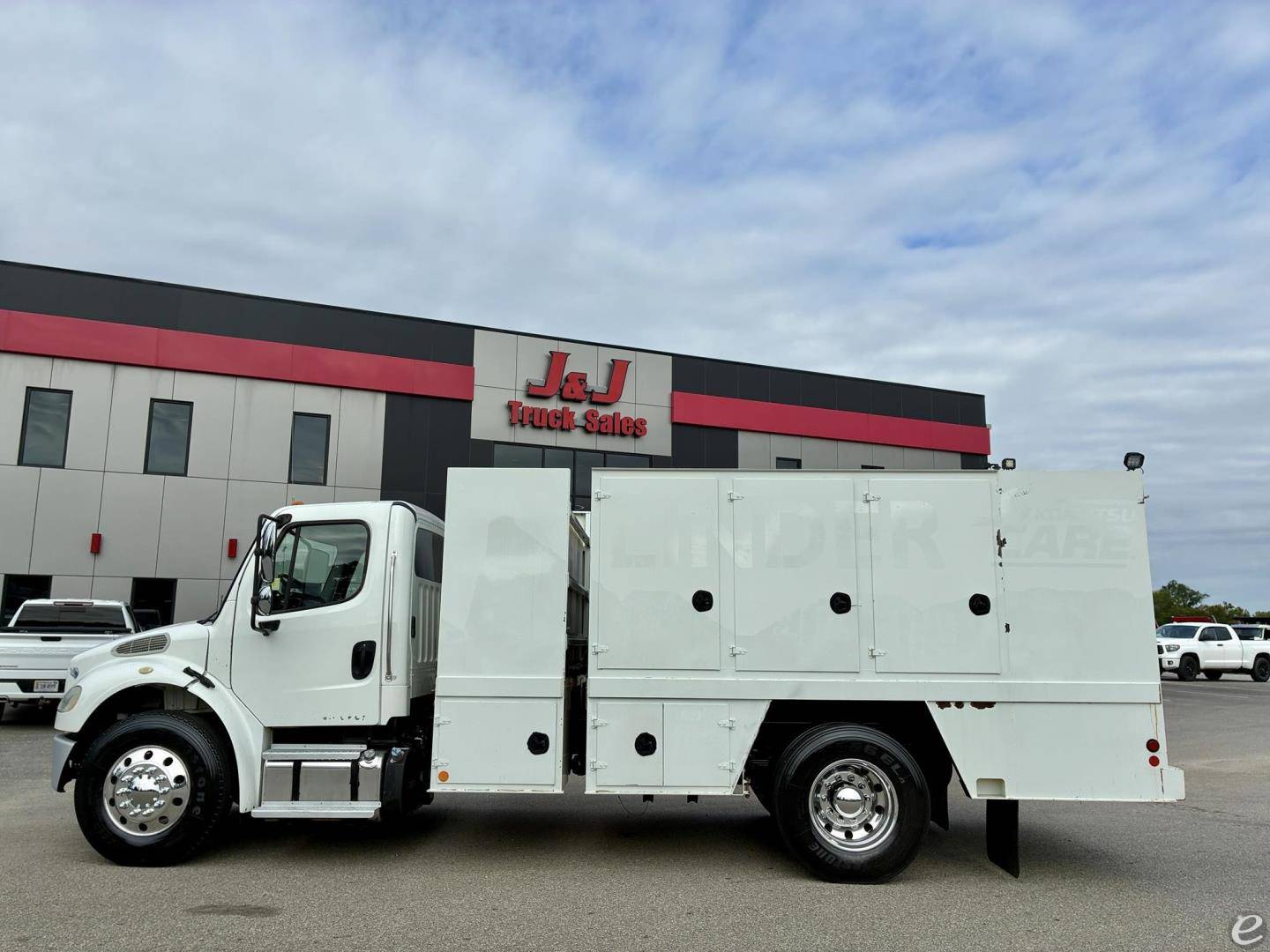 2016 Freightliner BUSINESS CLASS M2 106