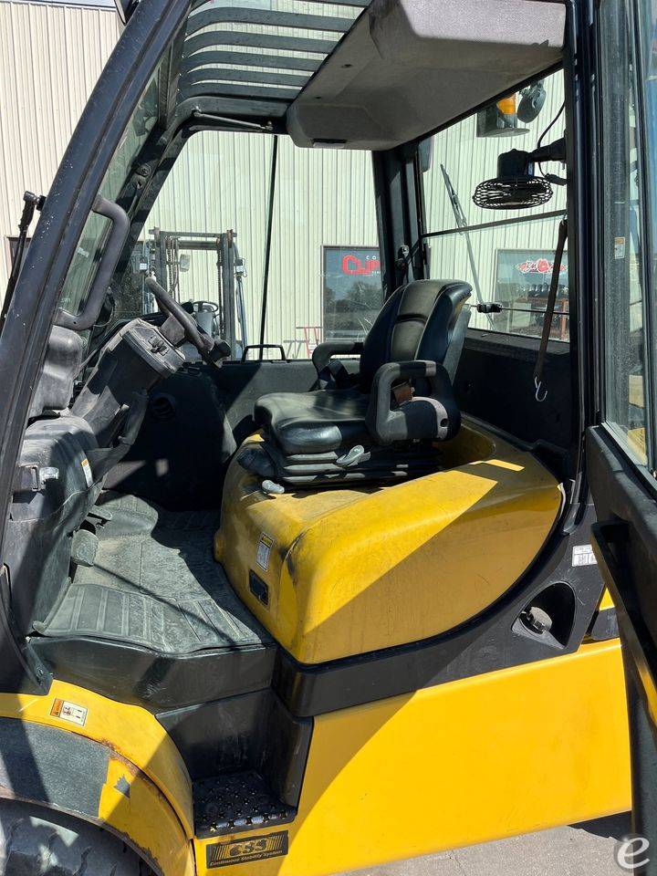 2017 Yale GDP110VX