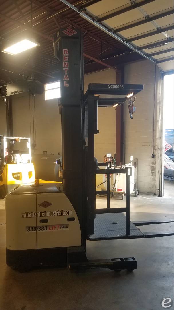 2012 Crown SP3520-30