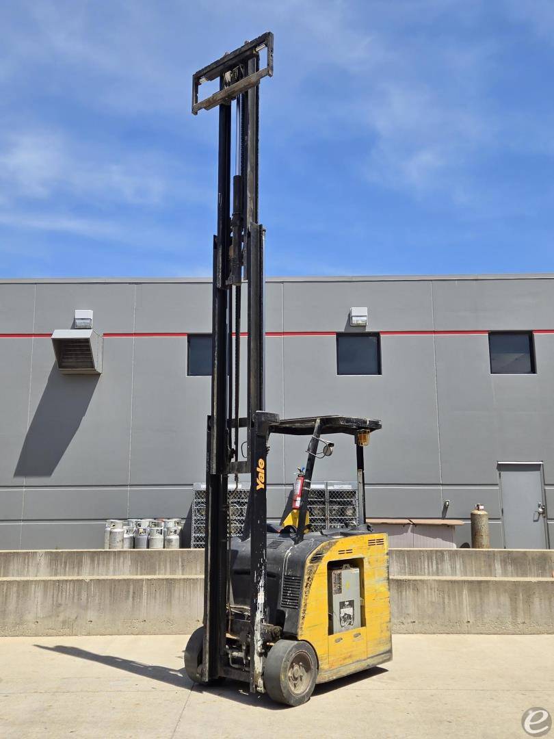 2018 Yale ESC040AD