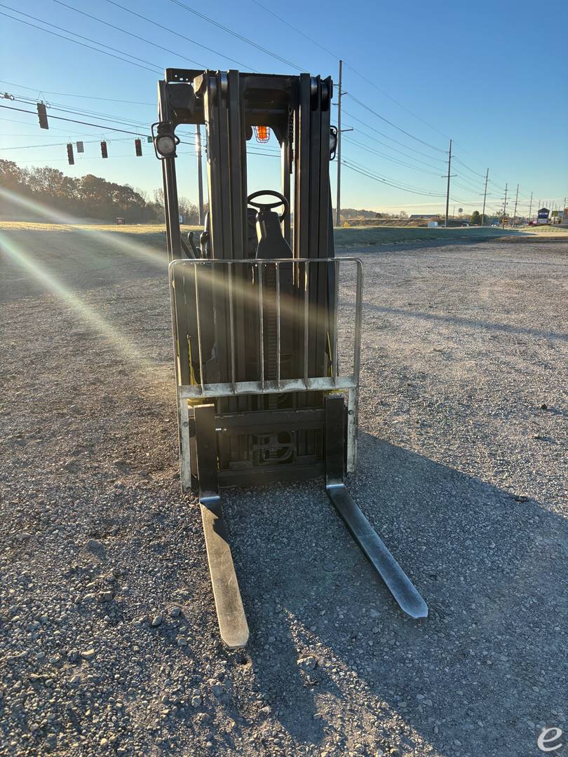 2017 Yale ERC-040VAN