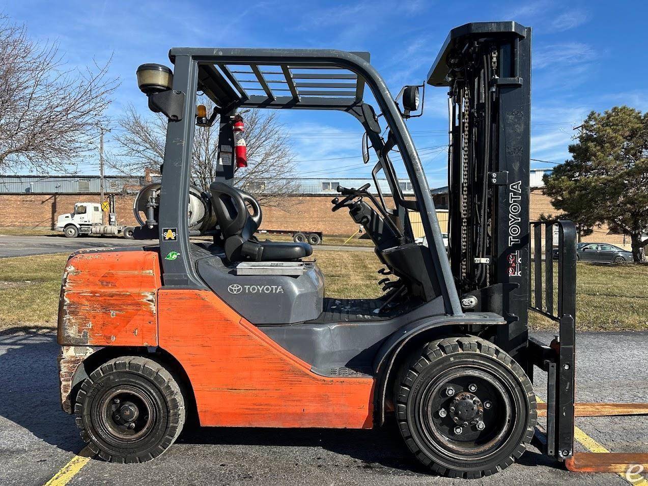 2011 Toyota 8FGU30 LP Gas Forklift