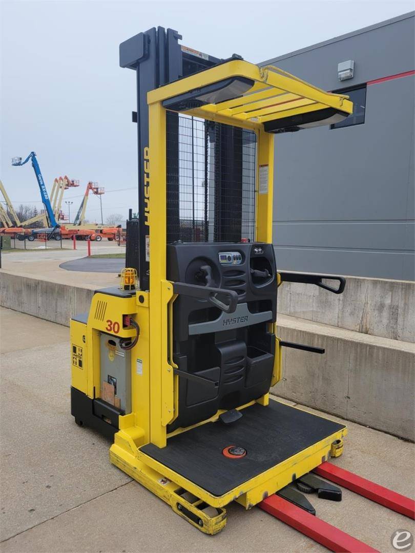 2015 Hyster R30XMS3 Electric Order Picker - 123Forklift