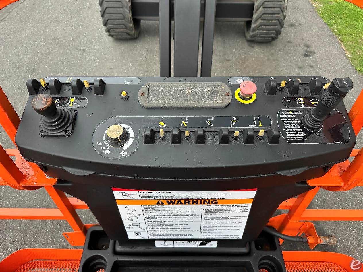 2015 JLG 450AJ