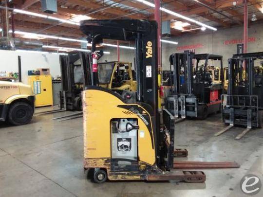 2018 Yale NR045 Electric Reach Truc...