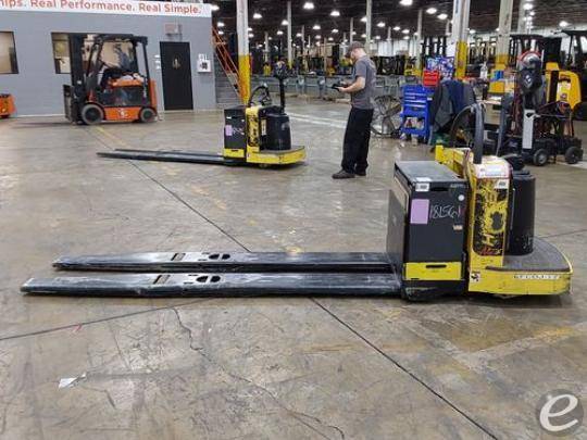 2017 Hyster B80ZHD Electric Forklif...