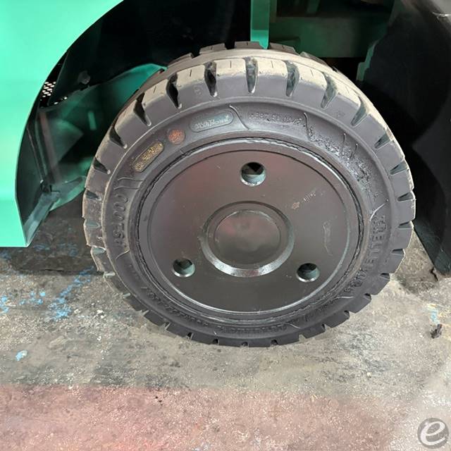 2019 Mitsubishi FGC25N