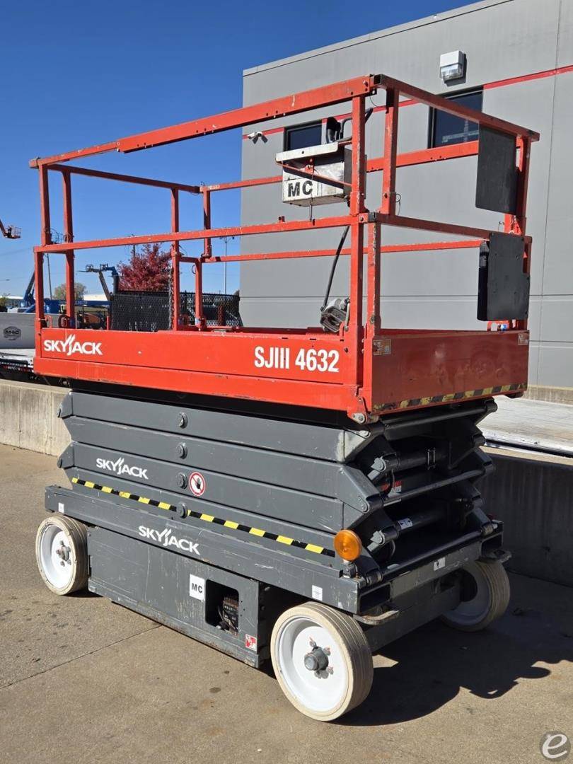 2015 Skyjack SJIII4632 Electric Scissor Lift - 123Forklift