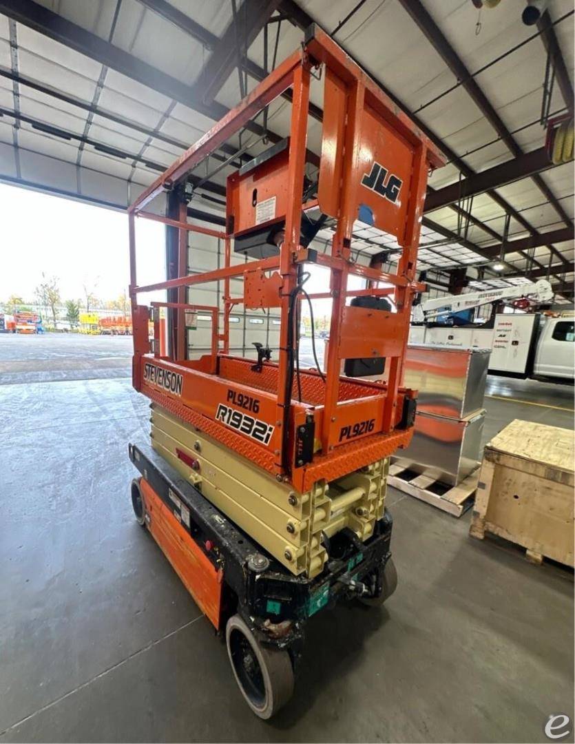 2021 JLG R1932i