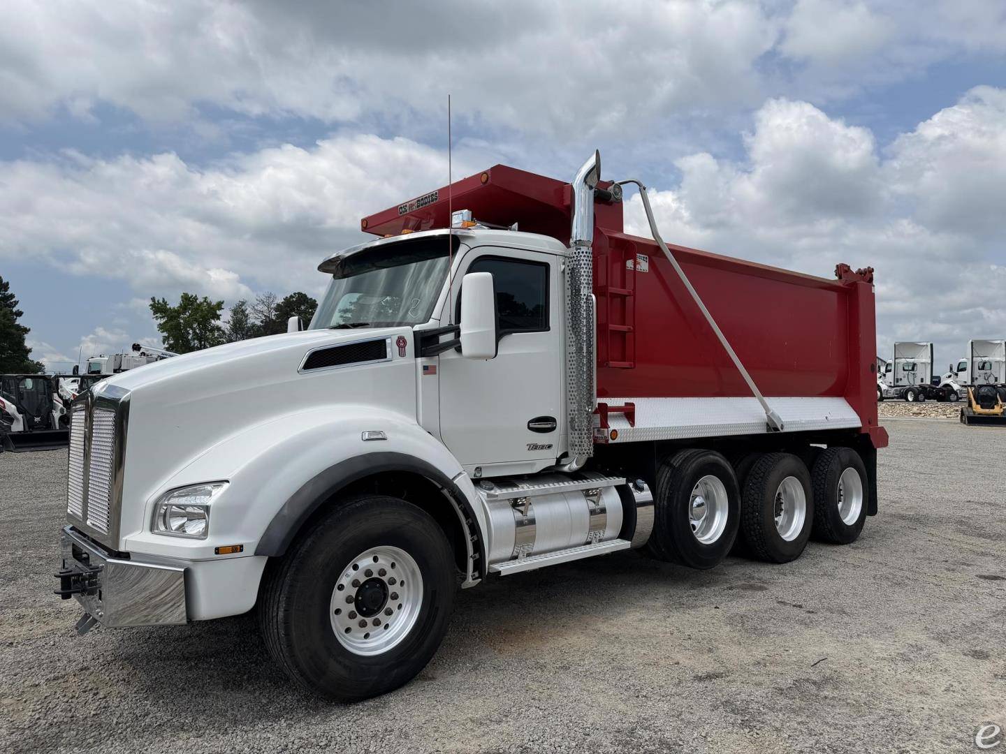 2023 Kenworth T880