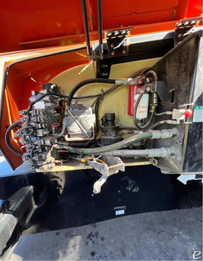 2014 JLG 800AJ